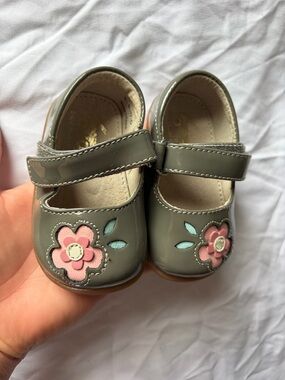 See Kai Run Gray Mary Janes with Pink Flower and Mint Leaves